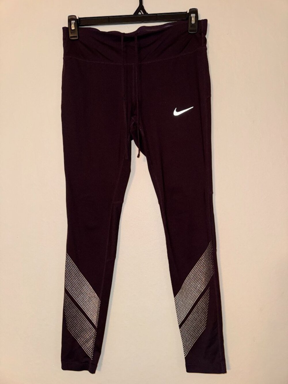 Nike Dri-FIT Reflective Chevron Stripe Performance Leggings Plum